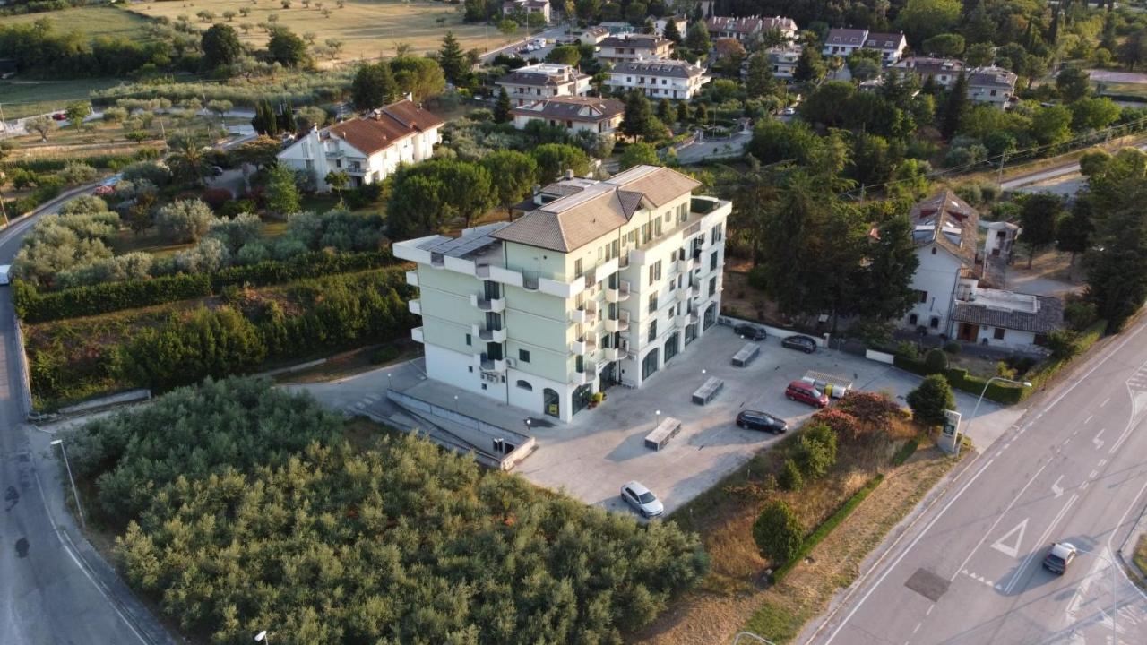 Hotel Clodi Ascoli Piceno Esterno foto